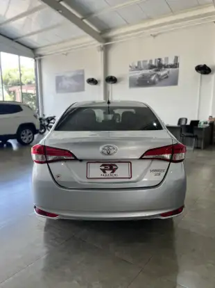 TOYOTA-YARIS-2022