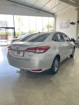 TOYOTA-YARIS-2022