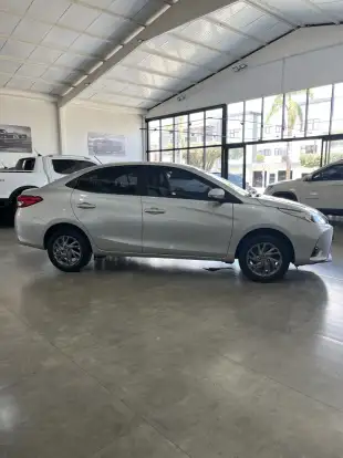 TOYOTA-YARIS-2022