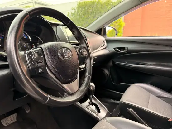 TOYOTA-YARIS-2023