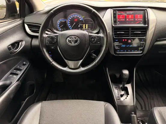 TOYOTA-YARIS-2023