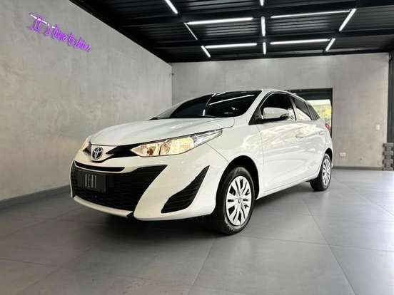 TOYOTA-YARIS-2021