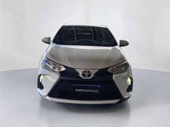 TOYOTA-YARIS-2022