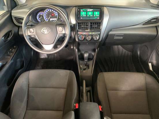 TOYOTA-YARIS-2022