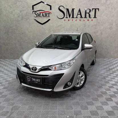 TOYOTA-YARIS-2019