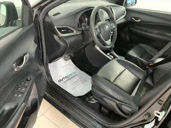 TOYOTA-YARIS-2018