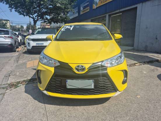 TOYOTA-YARIS-2023