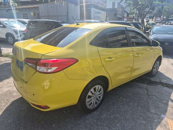TOYOTA-YARIS-2023
