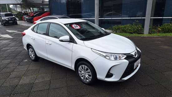 TOYOTA-YARIS-2023