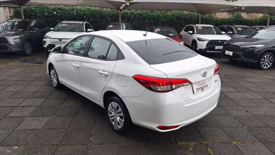 TOYOTA-YARIS-2023