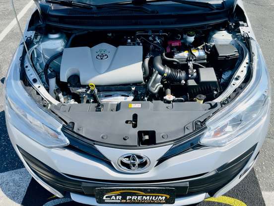 TOYOTA-YARIS-2018