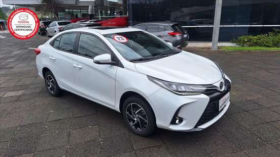 TOYOTA-YARIS-2023