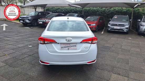 TOYOTA-YARIS-2023