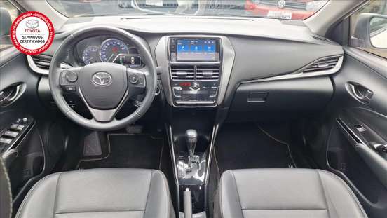 TOYOTA-YARIS-2023