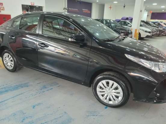 TOYOTA-YARIS-2024