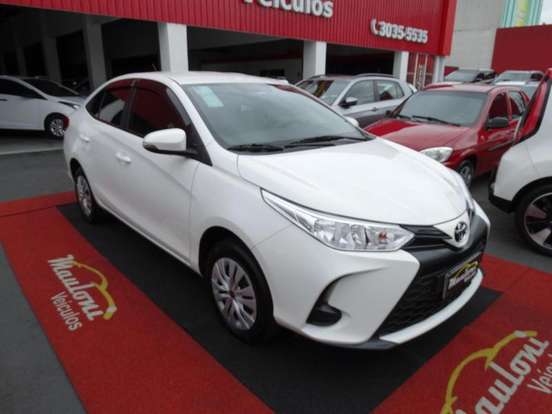 TOYOTA-YARIS-2024