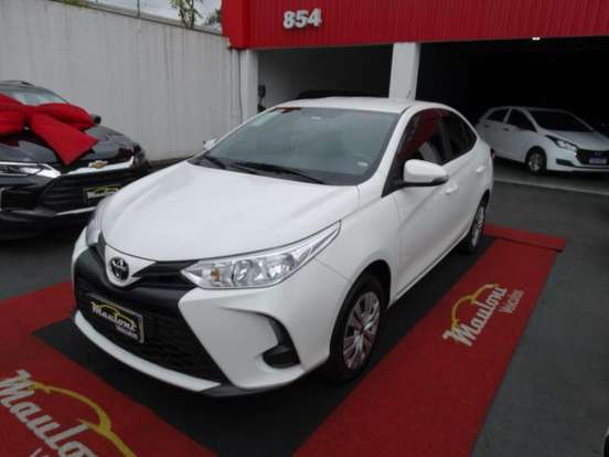 TOYOTA-YARIS-2024