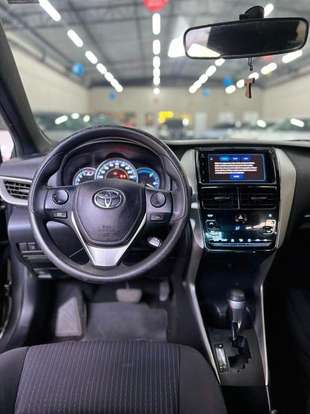 TOYOTA-YARIS-2021
