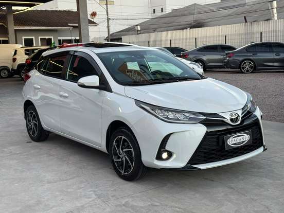 TOYOTA-YARIS-2022
