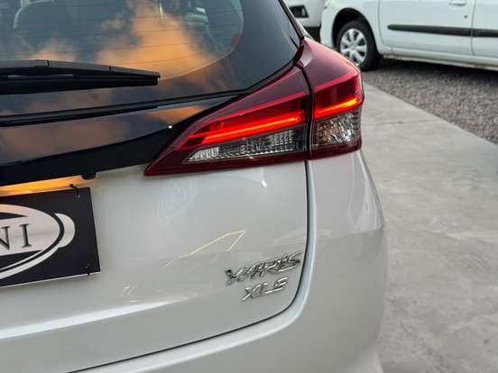 TOYOTA-YARIS-2022