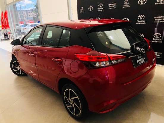 TOYOTA-YARIS-2023