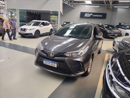 TOYOTA-YARIS-2024