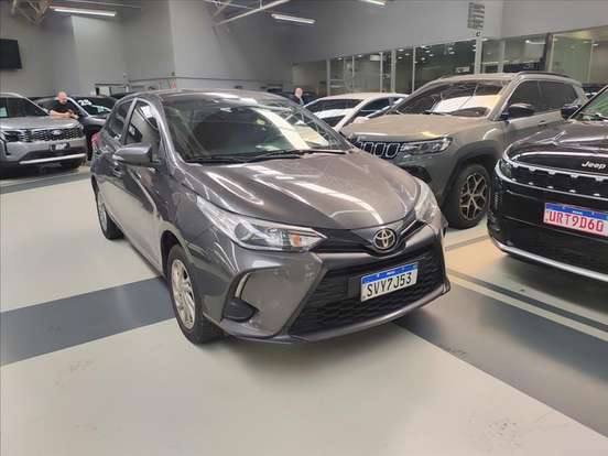 TOYOTA-YARIS-2024