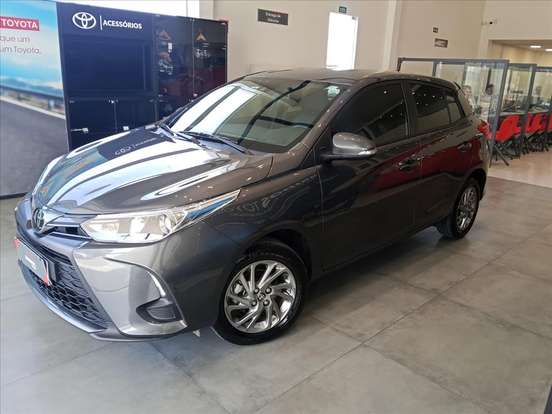 TOYOTA-YARIS-2023