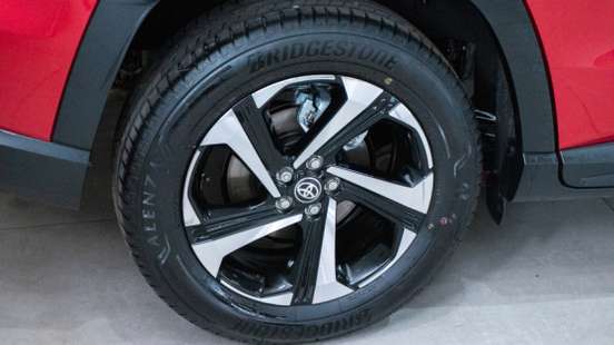TOYOTA-YARIS CROSS-2026