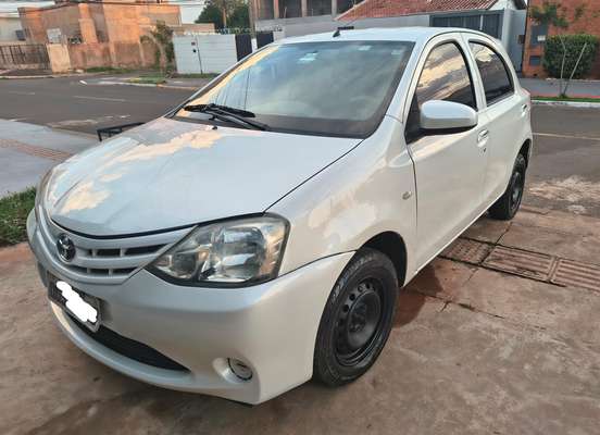 TOYOTA-ETIOS-1.3 X 16V FLEX 4P MANUAL TOYOTA-ETIOS-2015