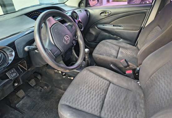 TOYOTA-ETIOS-1.3 X 16V FLEX 4P MANUAL TOYOTA-ETIOS-2015