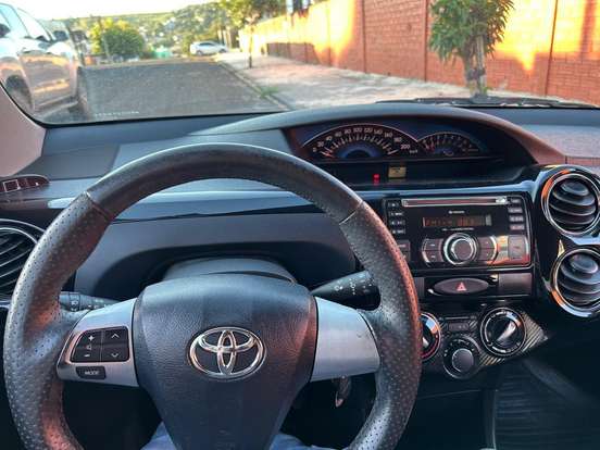 TOYOTA-ETIOS-2014