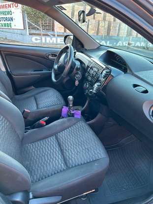 TOYOTA-ETIOS-2014