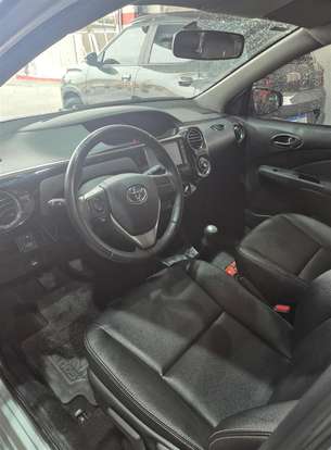 TOYOTA-ETIOS-2015