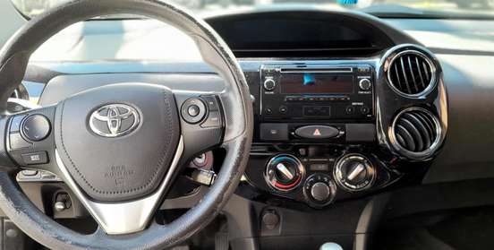 TOYOTA-ETIOS-2016