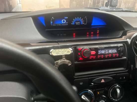 TOYOTA-ETIOS-2018