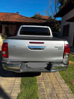 TOYOTA-HILUX-2016