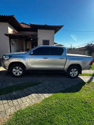 TOYOTA-HILUX-2016
