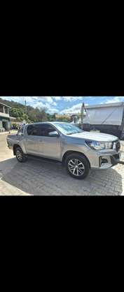 TOYOTA-HILUX-2019