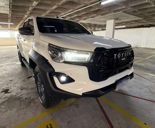 TOYOTA-HILUX-2025