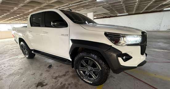 TOYOTA-HILUX-2025
