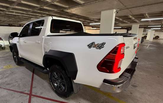 TOYOTA-HILUX-2025