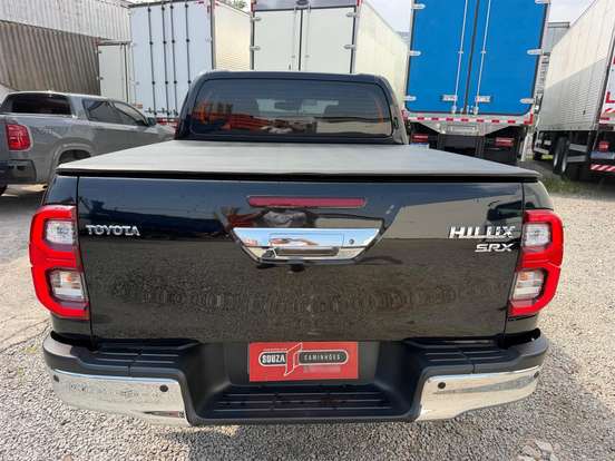 TOYOTA-HILUX-2.8 D-4D TURBO DIESEL CD SRX 4X4 AUTOMÁTICO TOYOTA-HILUX-2021