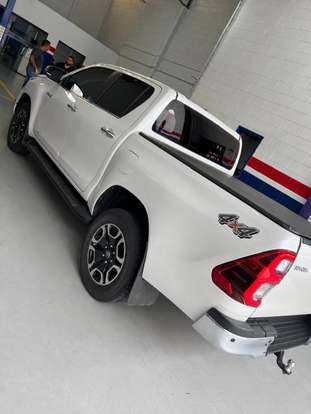 TOYOTA-HILUX-2022