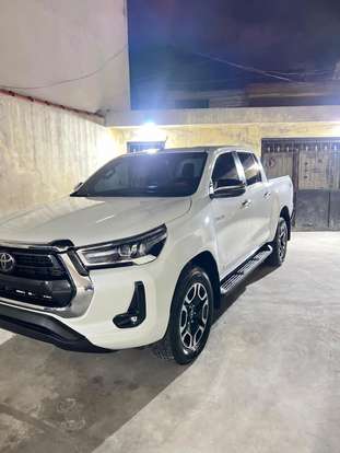 TOYOTA-HILUX-2022