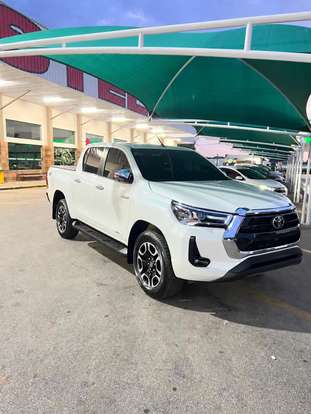 TOYOTA-HILUX-2022