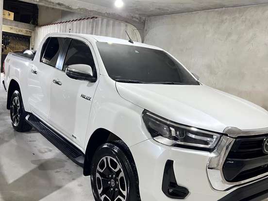 TOYOTA-HILUX-2.8 D-4D TURBO DIESEL CD SRX 4X4 AUTOMÁTICO TOYOTA-HILUX-2022