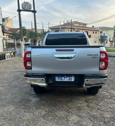 TOYOTA-HILUX-2.8 D-4D TURBO DIESEL CD SRX 4X4 AUTOMÁTICO TOYOTA-HILUX-2025