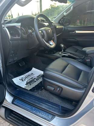 TOYOTA-HILUX-2025