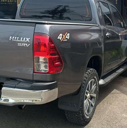TOYOTA-HILUX-2019